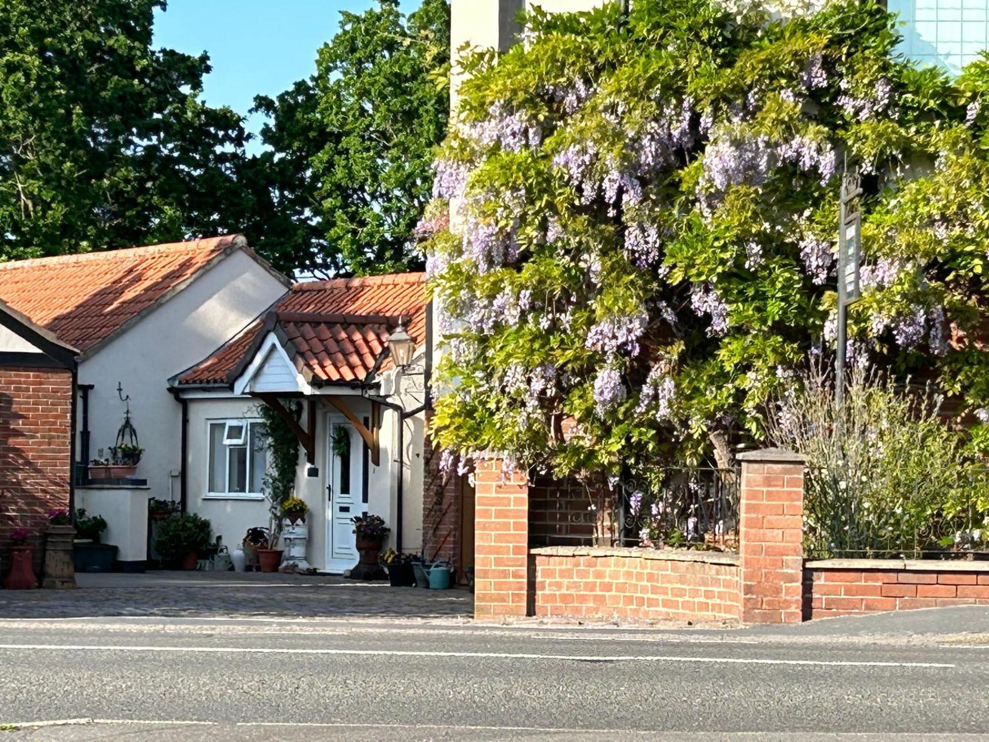Acorn Cottage Оллертон Экстерьер фото